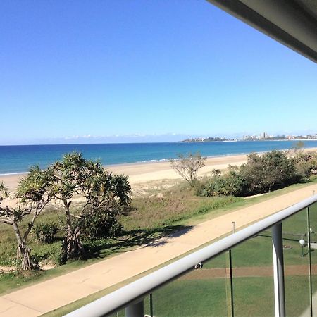 Pacific Surf Absolute Beachfront Apartments Gold Coast Exterior photo